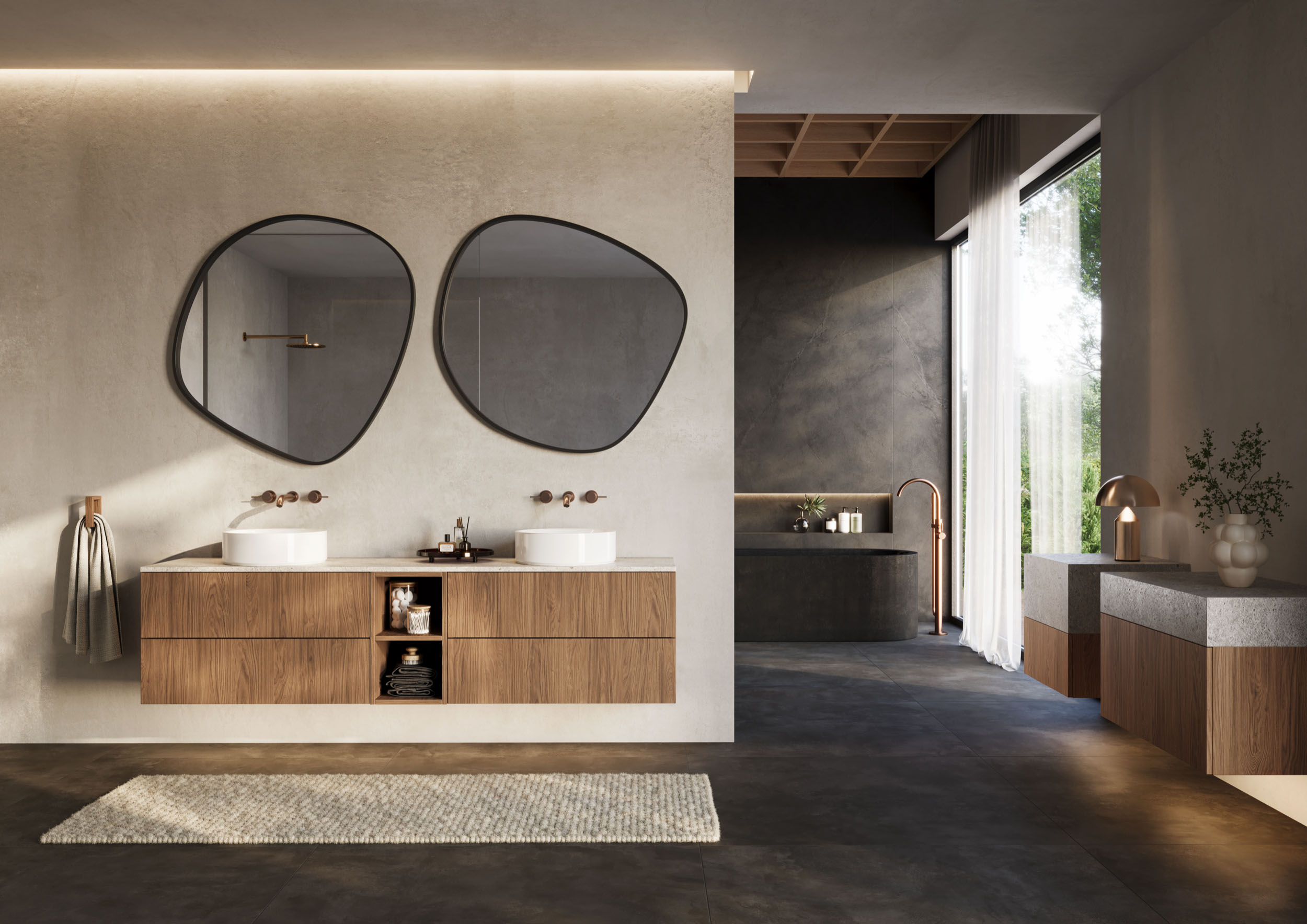 Luxe badkamer met dubbel wastafelmeubel van eikenhout, organische spiegels en vrijstaand bad